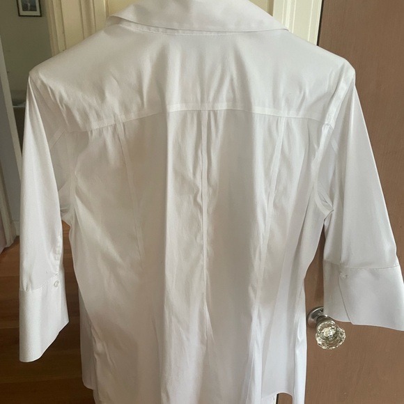 White House Black Market Classic White Blouse - Picture 2 of 4